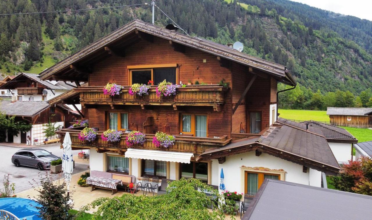 Pension Klampferer Neustift im Stubaital Exterior photo