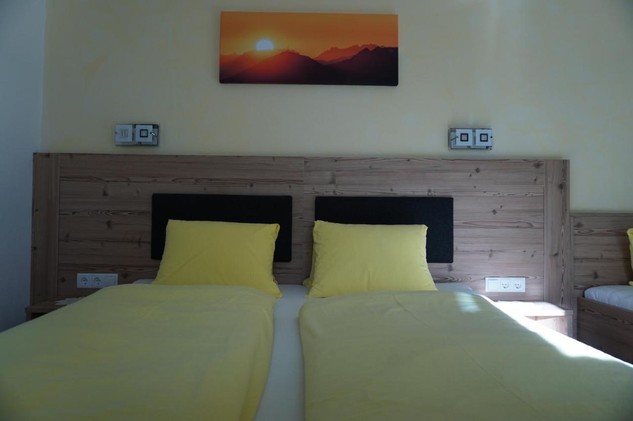 Pension Klampferer Neustift im Stubaital Exterior photo