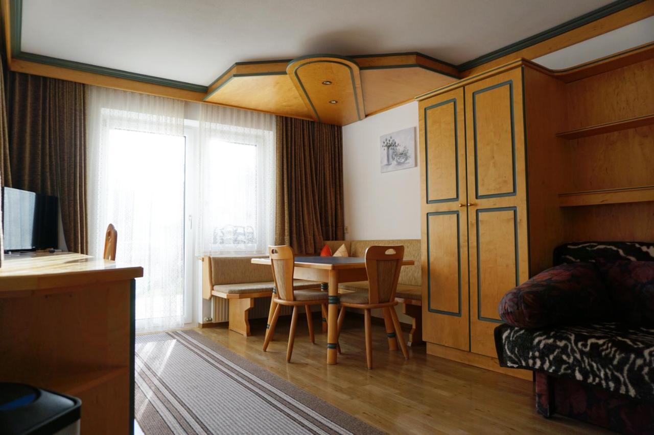 Pension Klampferer Neustift im Stubaital Exterior photo