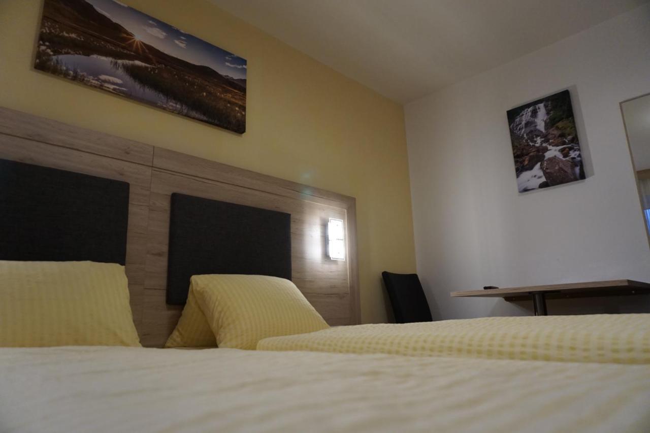 Pension Klampferer Neustift im Stubaital Exterior photo